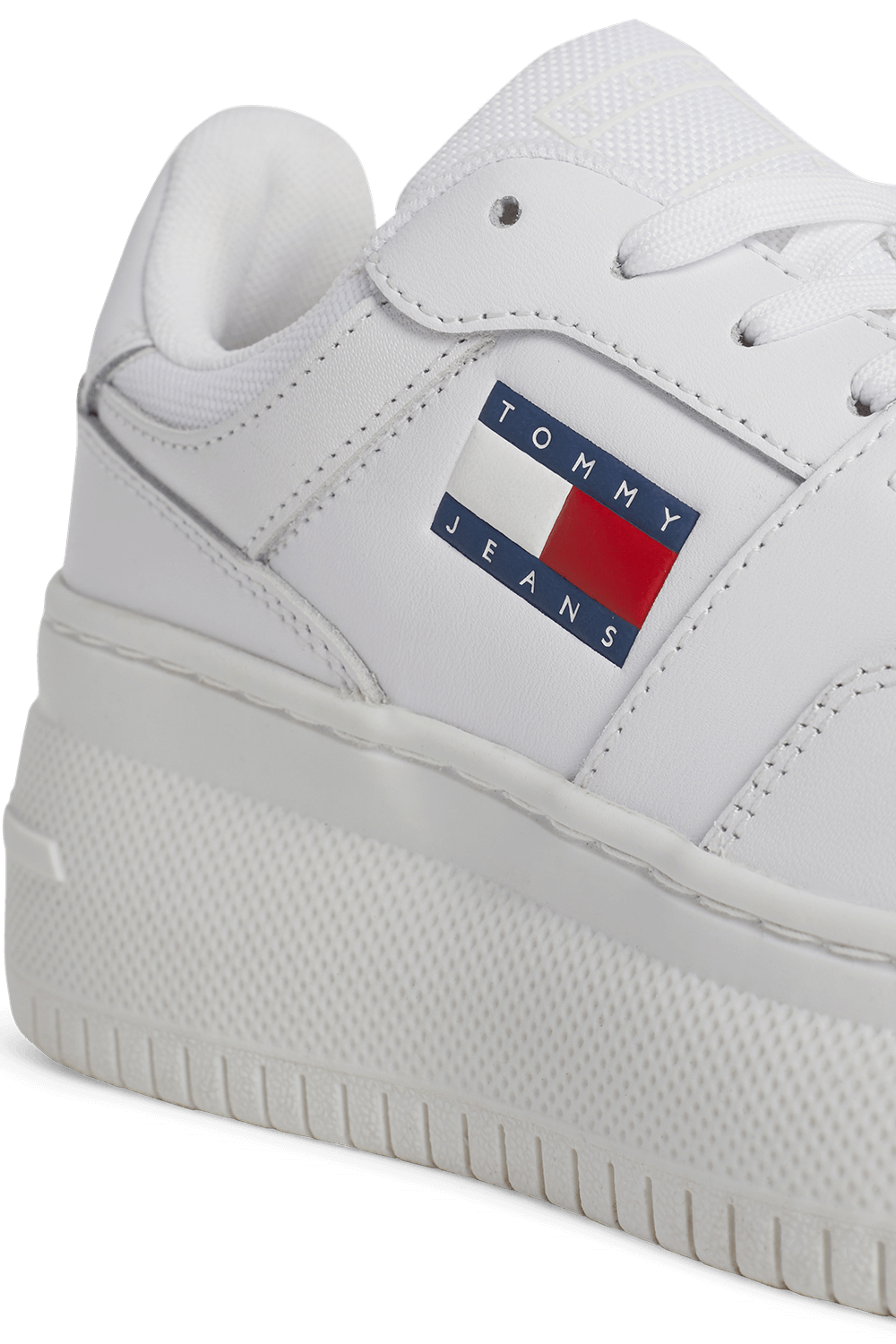 נעלי סניקרס באסקט פלטפורמה