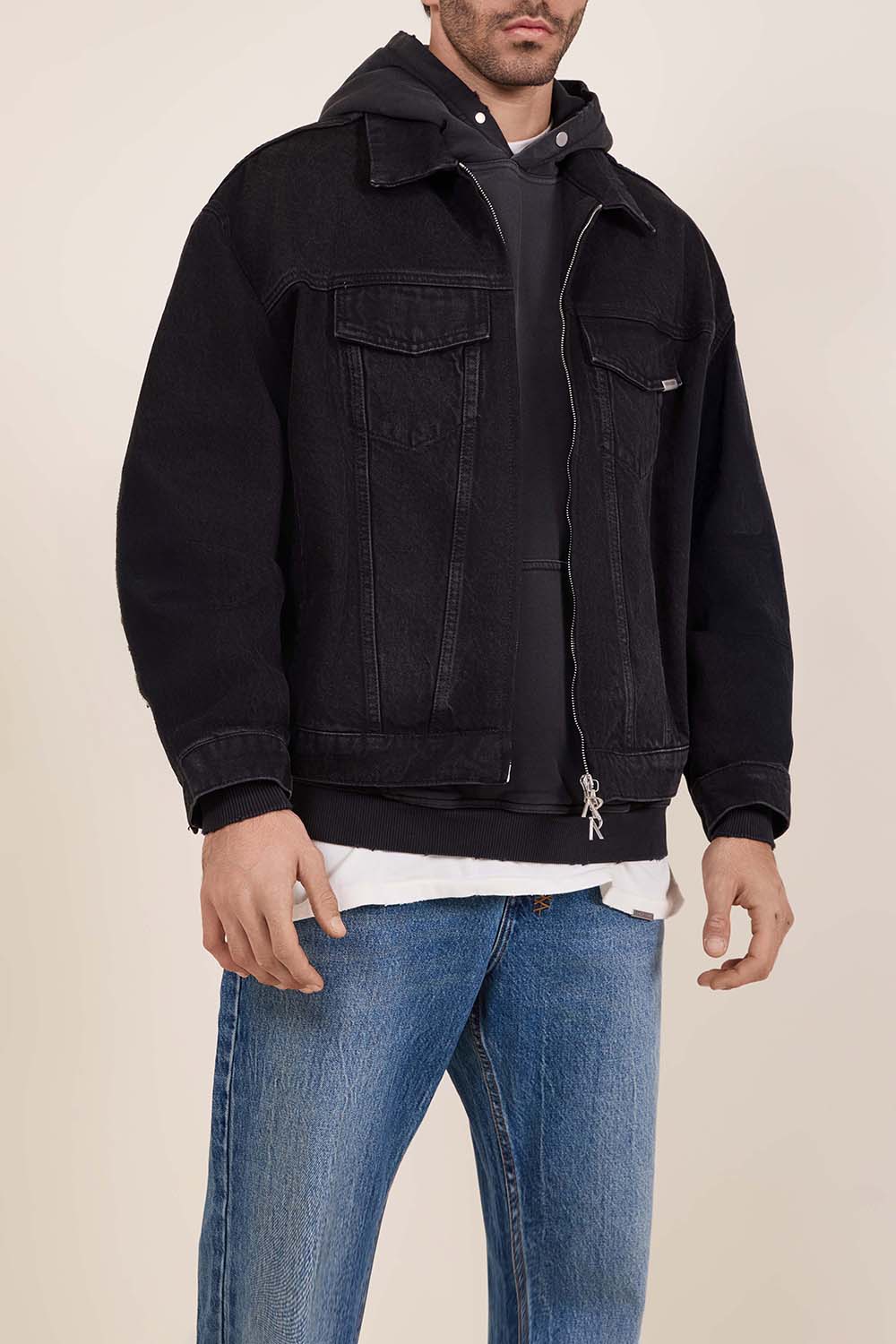 תמונת דוגמן קידמית של ז'קט ג'ינס