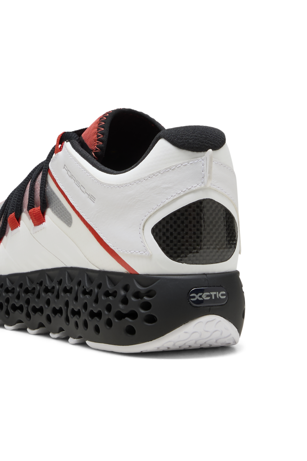 תמונת פנים של נעלי סניקרס