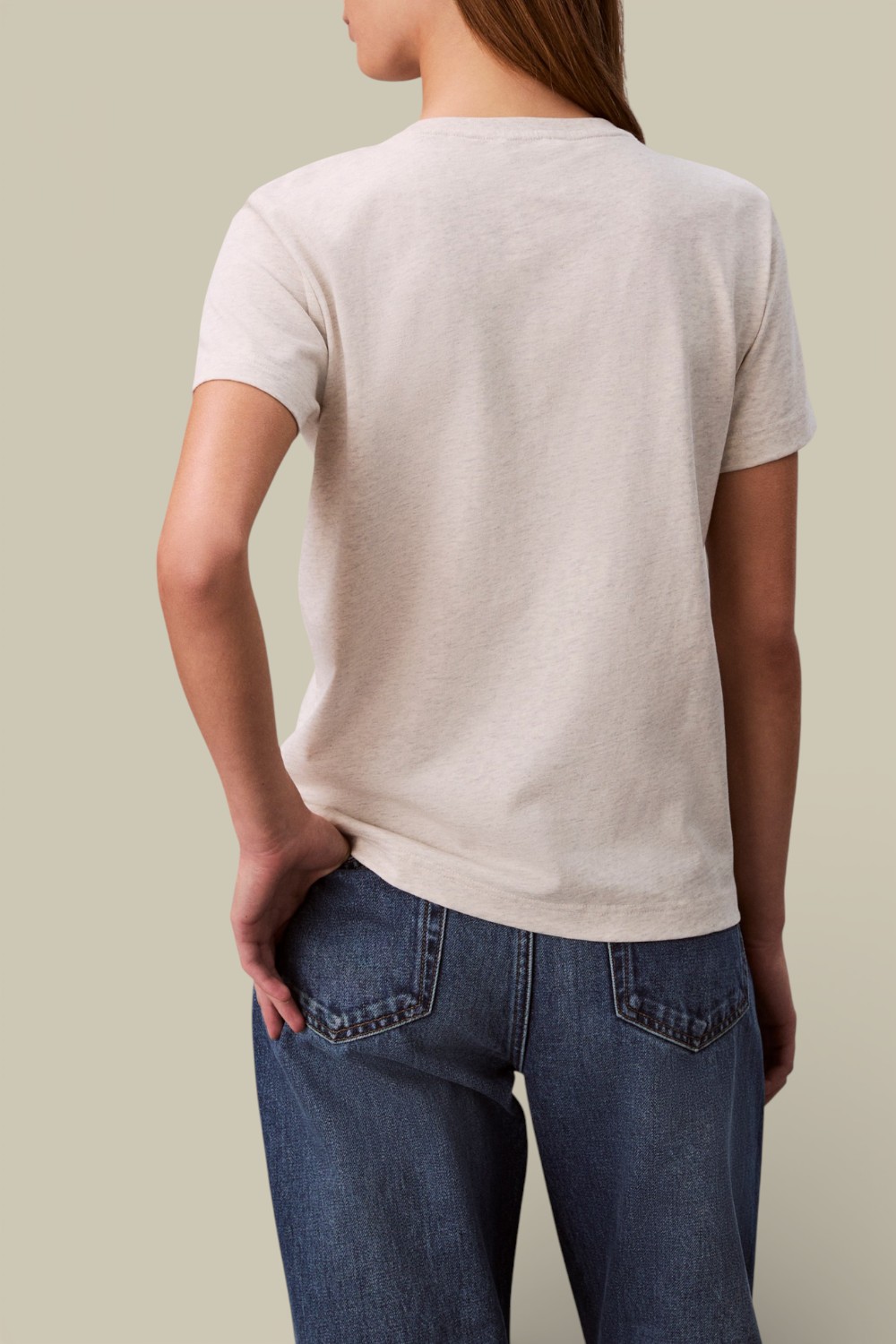 תמונת דוגמן אחורית של חולצת טי