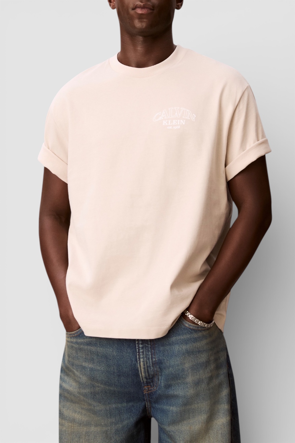 תמונת דוגמן קידמית של חולצת טי