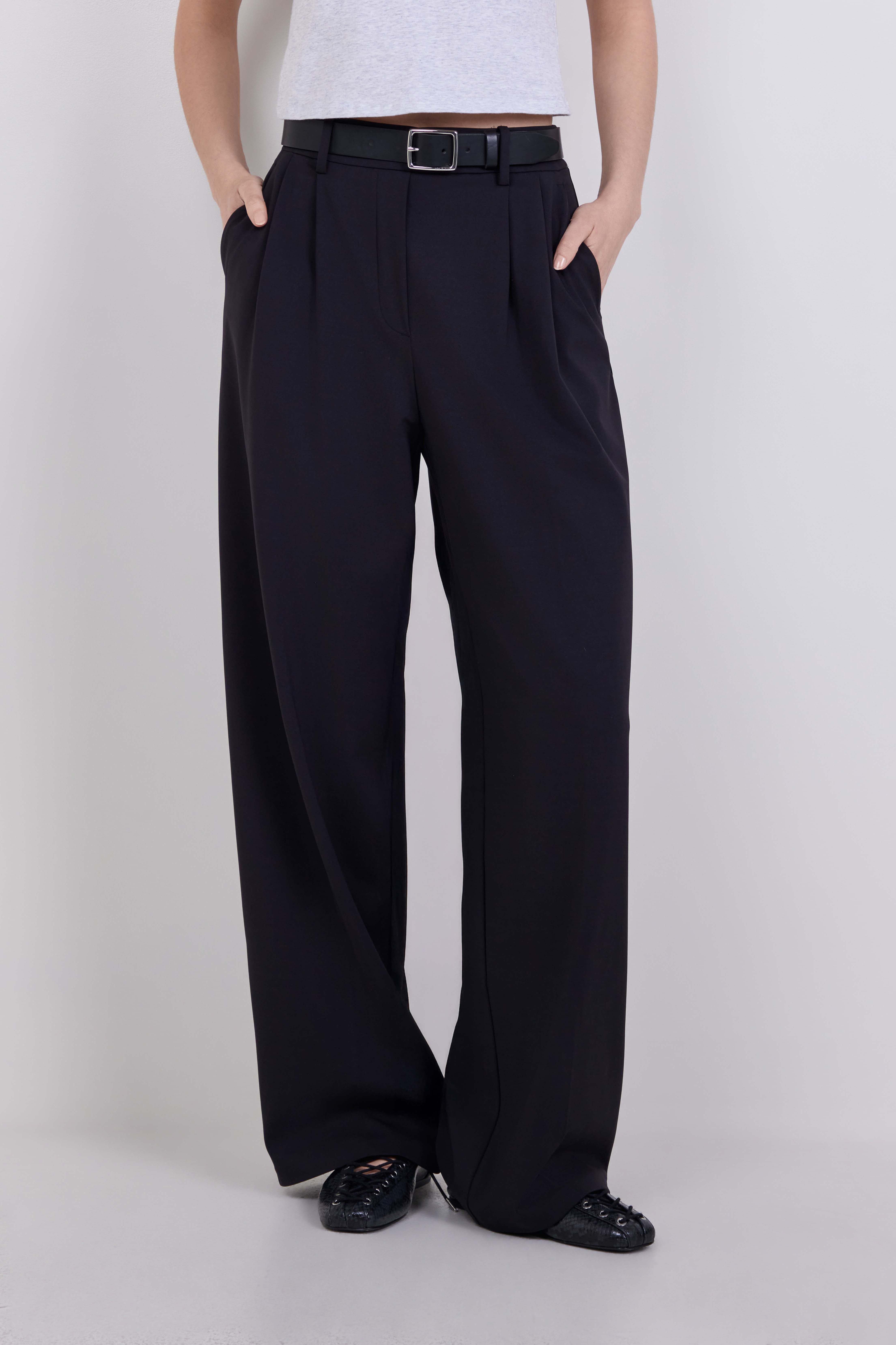 תמונת דוגמן קידמית של Daydrift High-Rise Trouser Regular