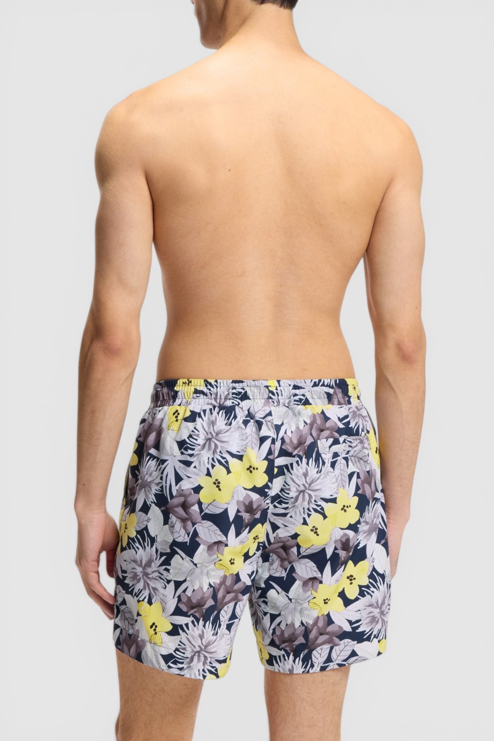 תמונת דוגמן אחורית של מכנסי בגד ים