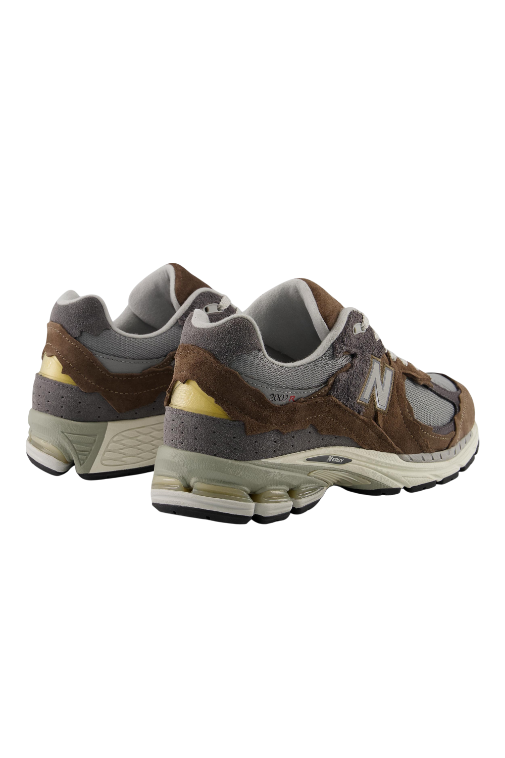 תמונת פנים של נעלי סניקרס 2002R