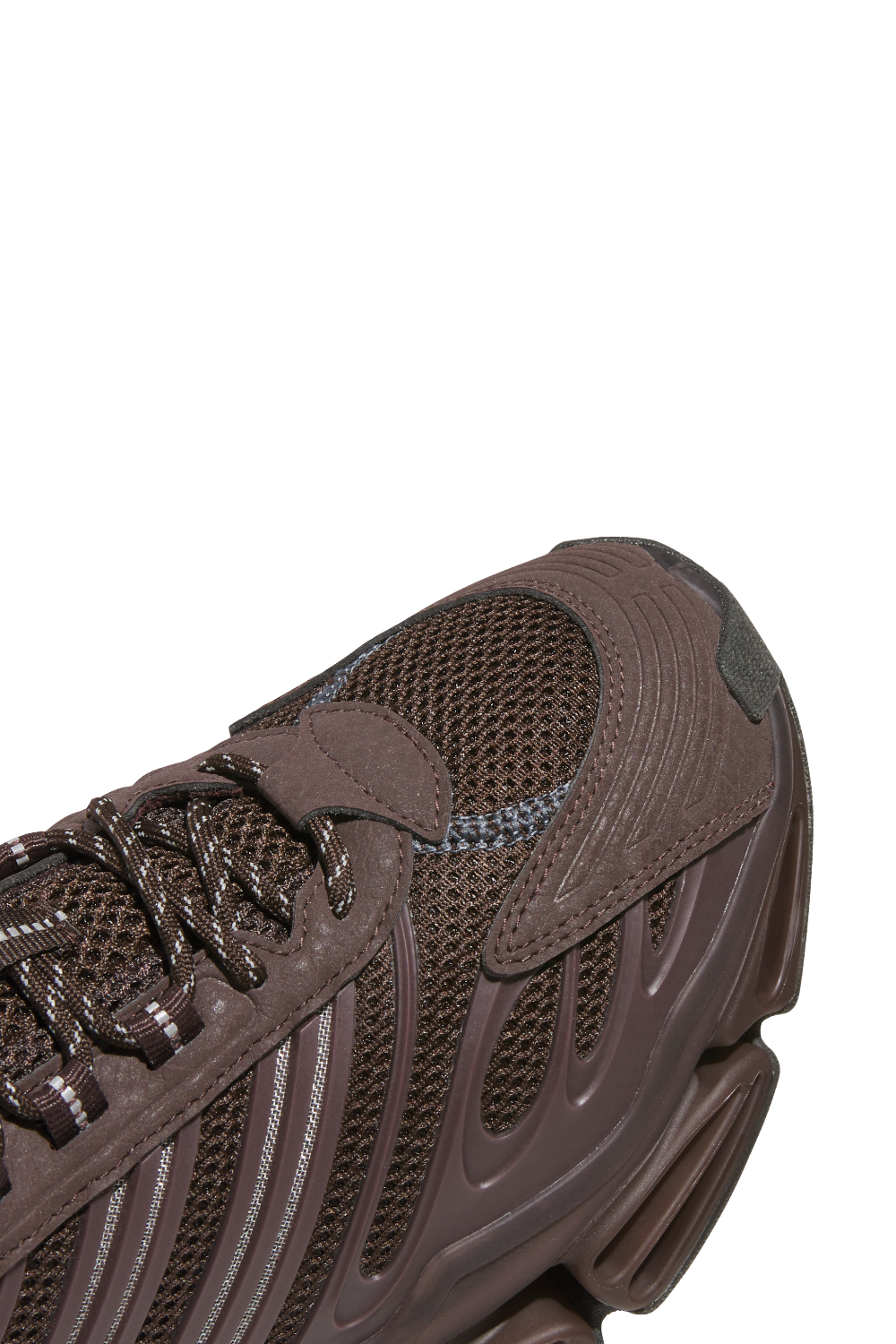 תמונת פנים של נעלי סניקרס מגה רייד