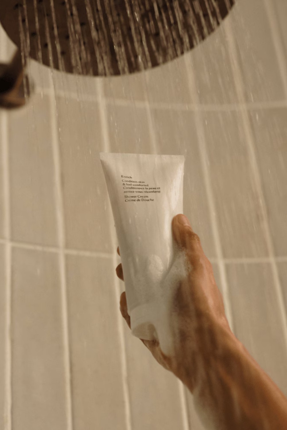 תמונת תקריב של Enrich Shower Cream 200 ML