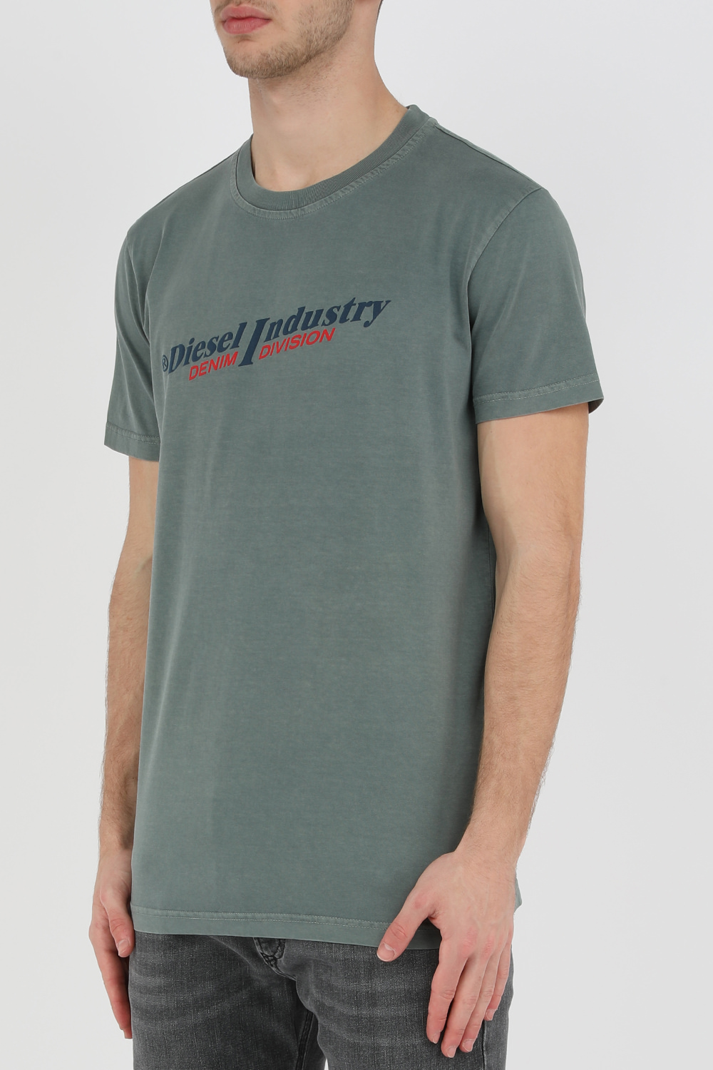 תמונת דוגמן קידמית של טי-שירט כחולה עם הדפס לוגו אלכסוני