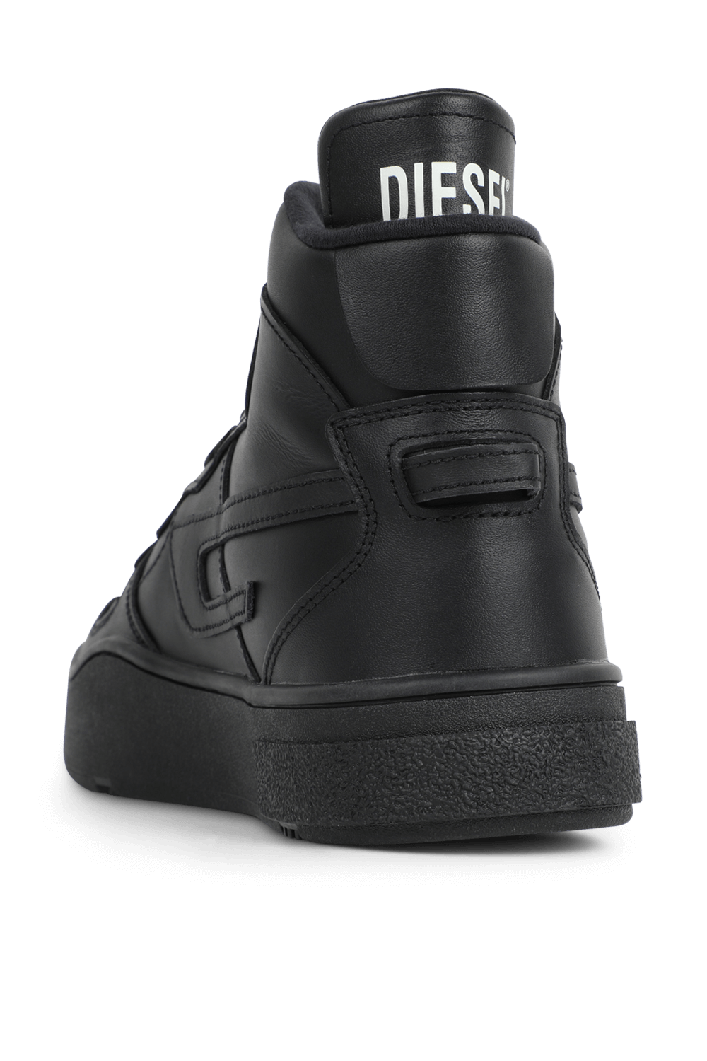 תמונה אחורית של סניקרס גבוהות מעור שחור