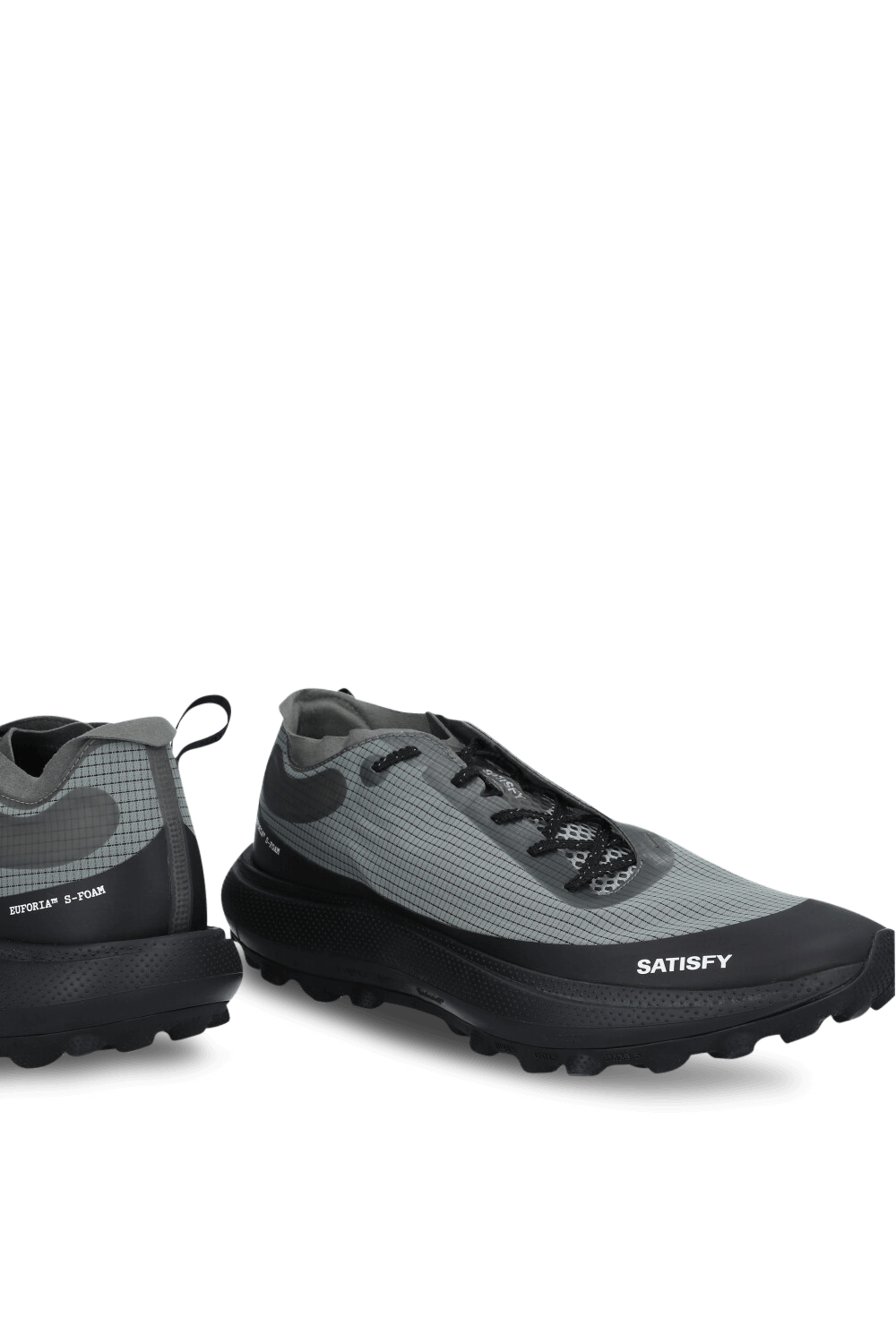 תמונת תקריב של נעלי סניקרס דה רוקר