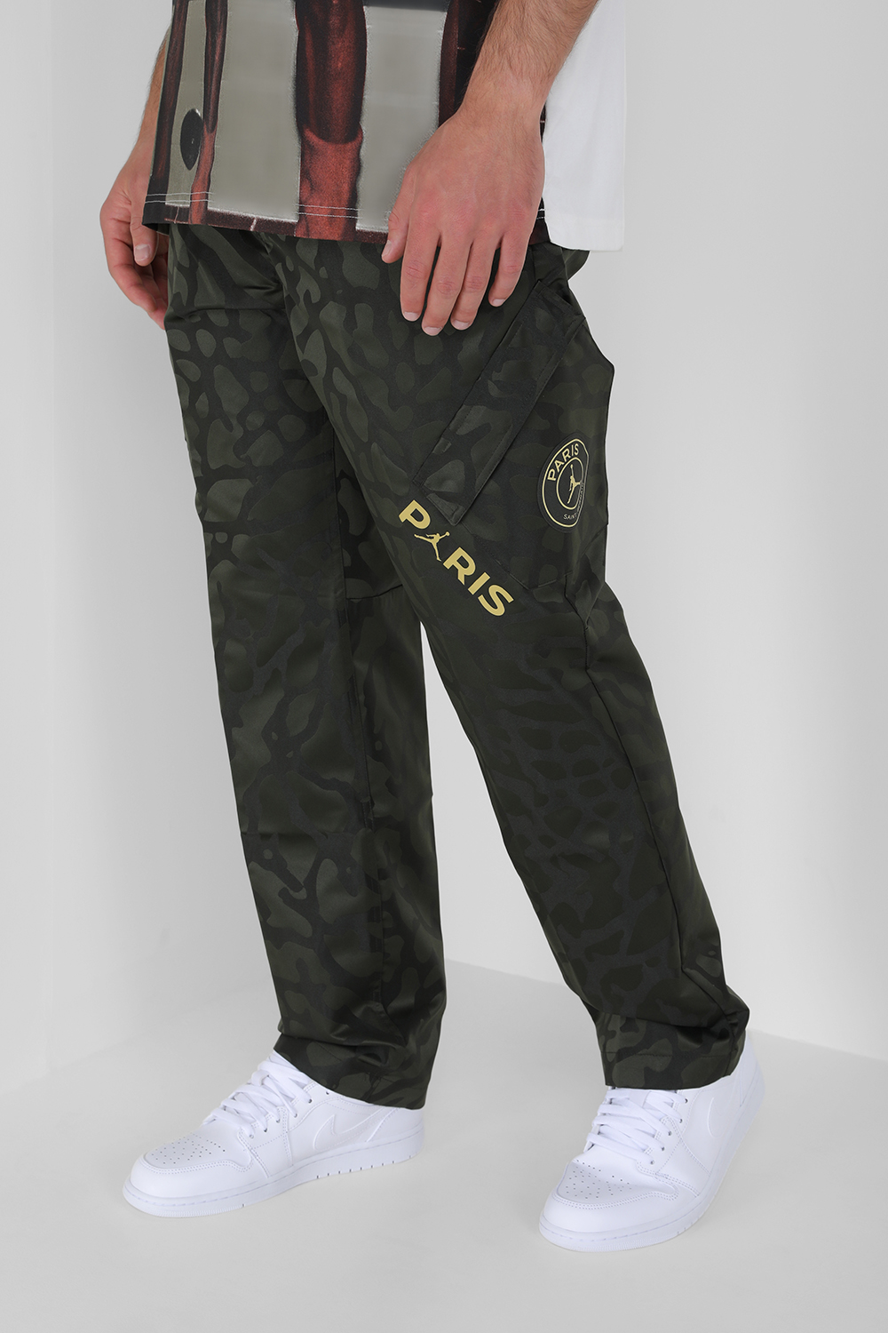 תמונת דוגמן קידמית של מכנסיים ארוכים פריז סן ז'רמן