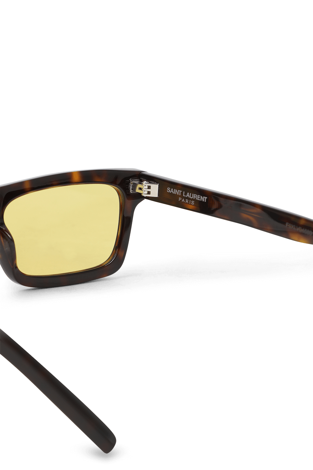 תמונת תקריב של משקפי שמש 461 עם מסגרת מלבנית בגוון חום