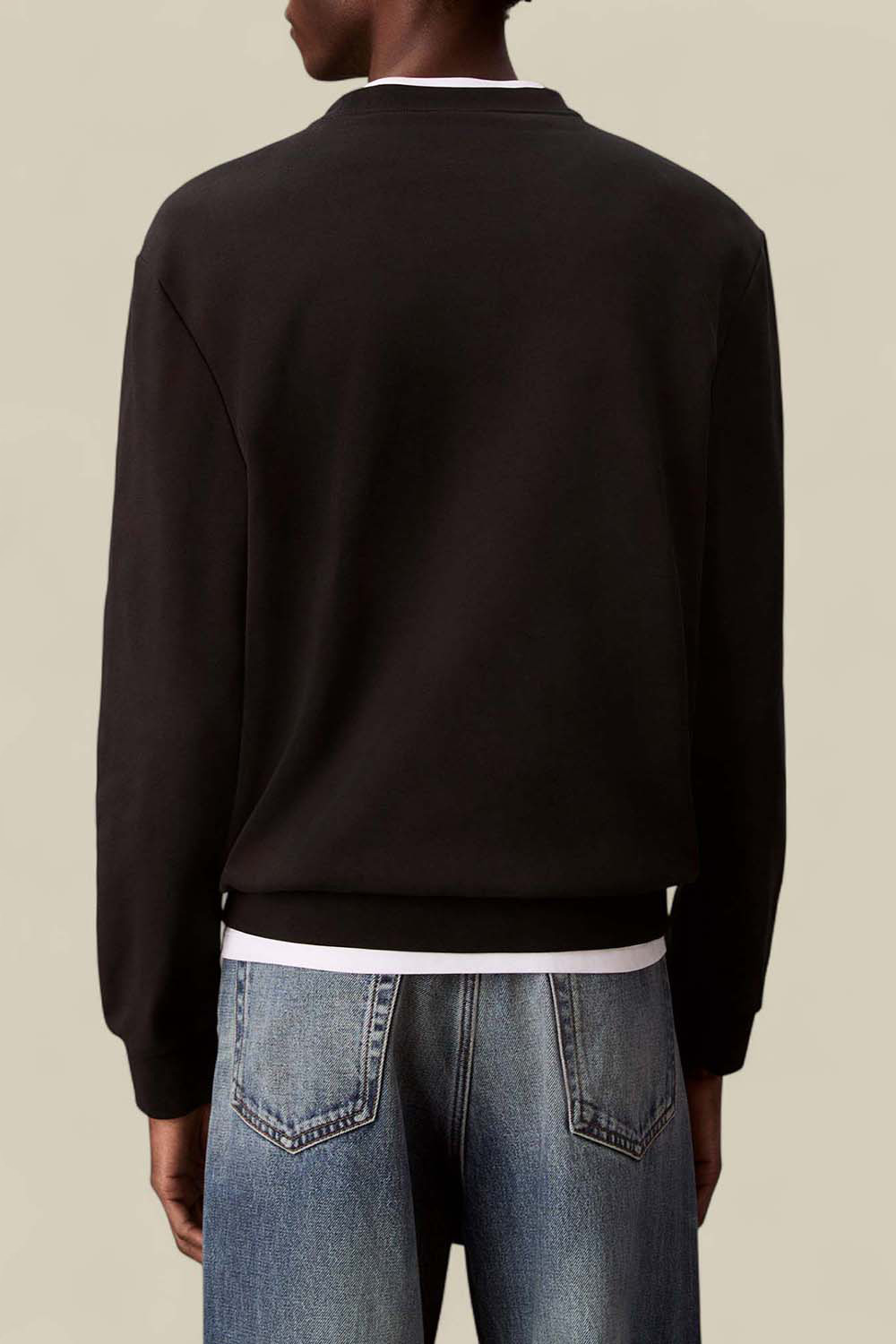 תמונת דוגמן אחורית של סווטשירט