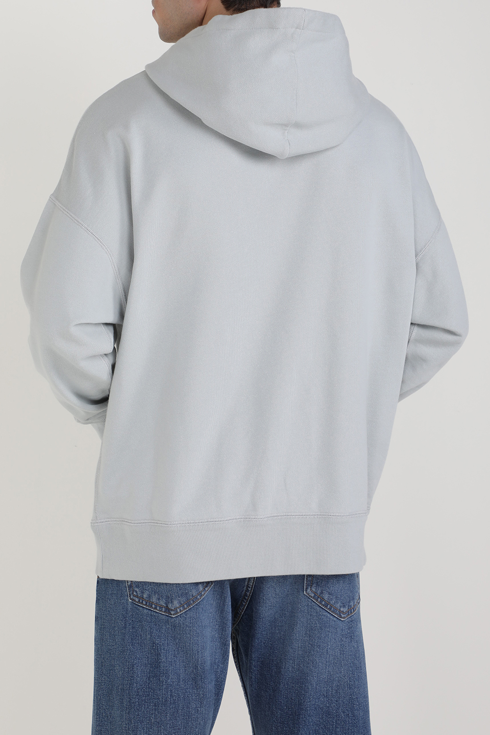 תמונת דוגמן אחורית של סווטשירט קפוצ'ון