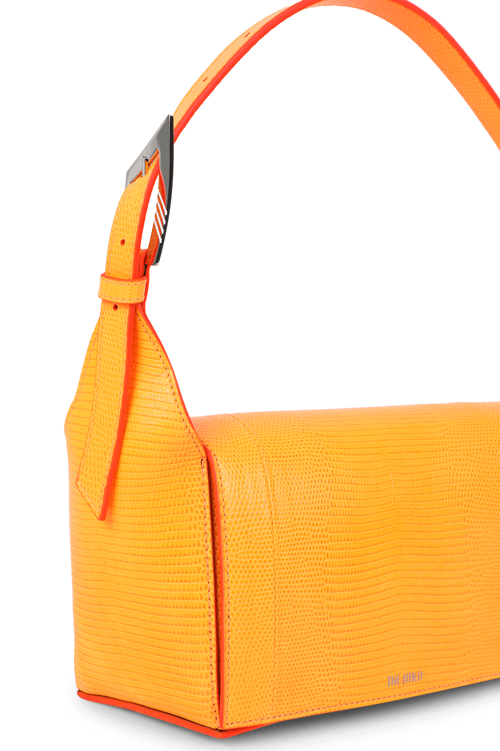 תמונת תקריב של תיק כתף גיאומטרי מעור קרוקו