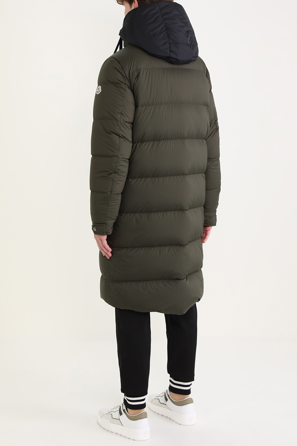 תמונת תקריב דוגמן של מעיל הראל פוך דו צדדי