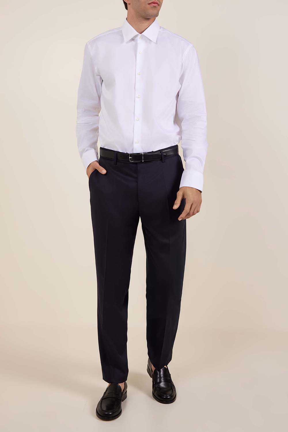 תמונת דוגמן קידמית של חגורת עור