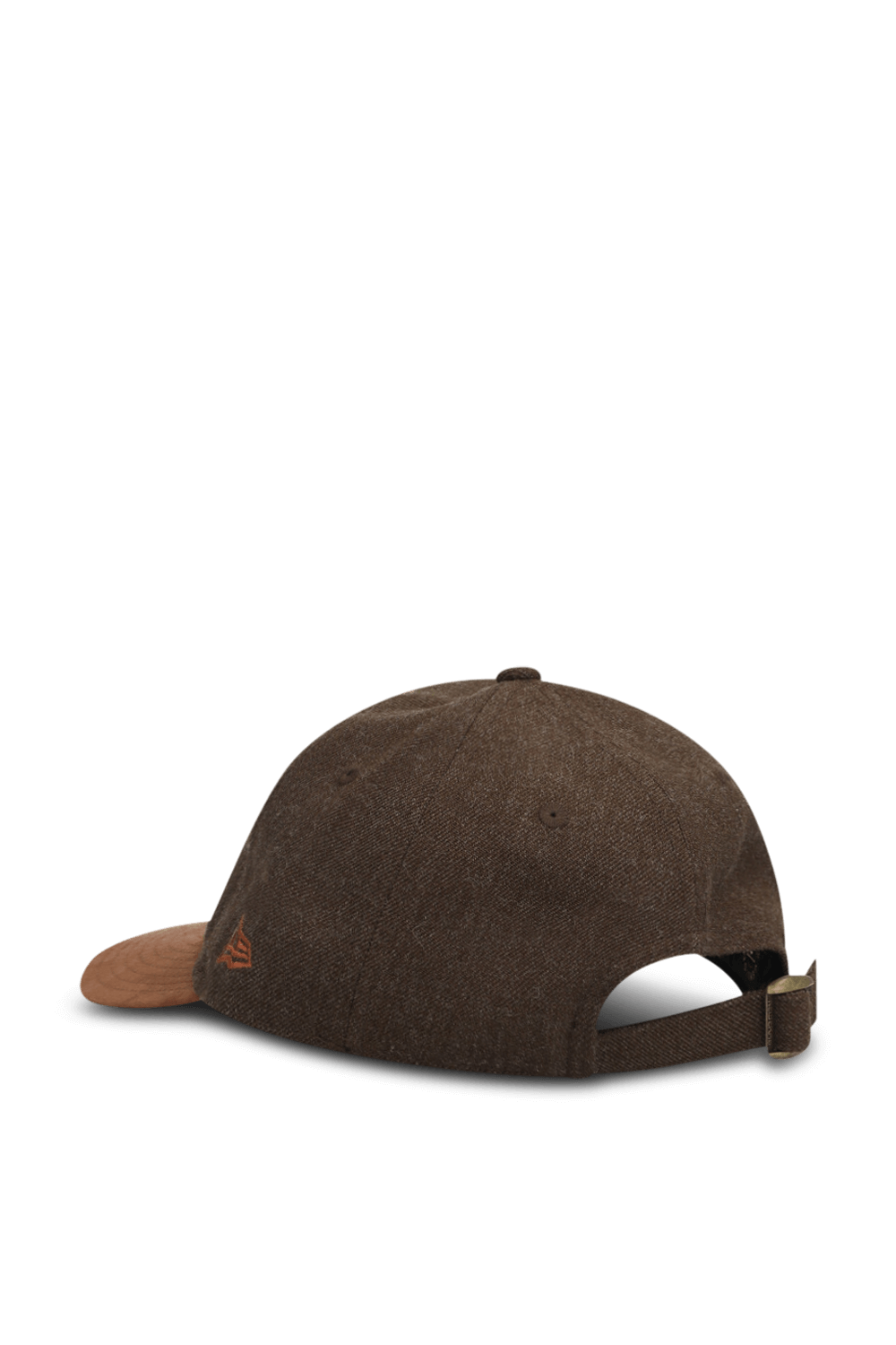 תמונה אחורית של כובע בייסבול