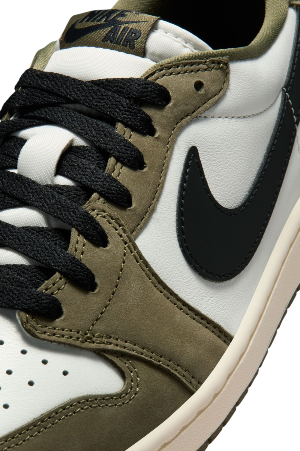 נעלי סניקרס אייר ג׳ורדן 1 רטרו לואו OG