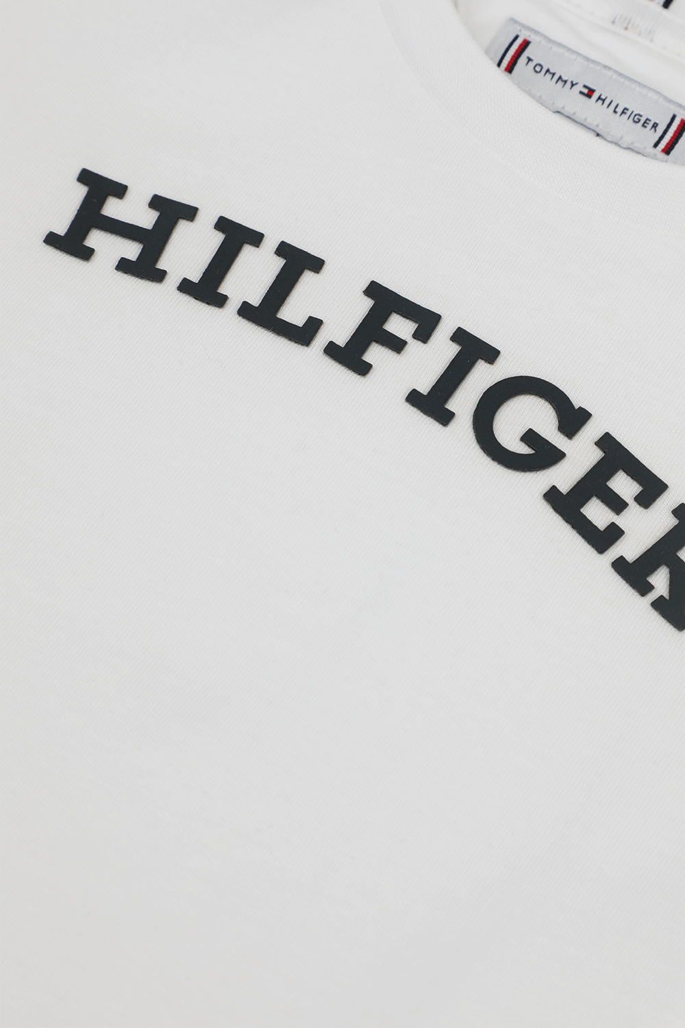 תמונה אחורית של חולצת טי - גילאי 8-16 שנים