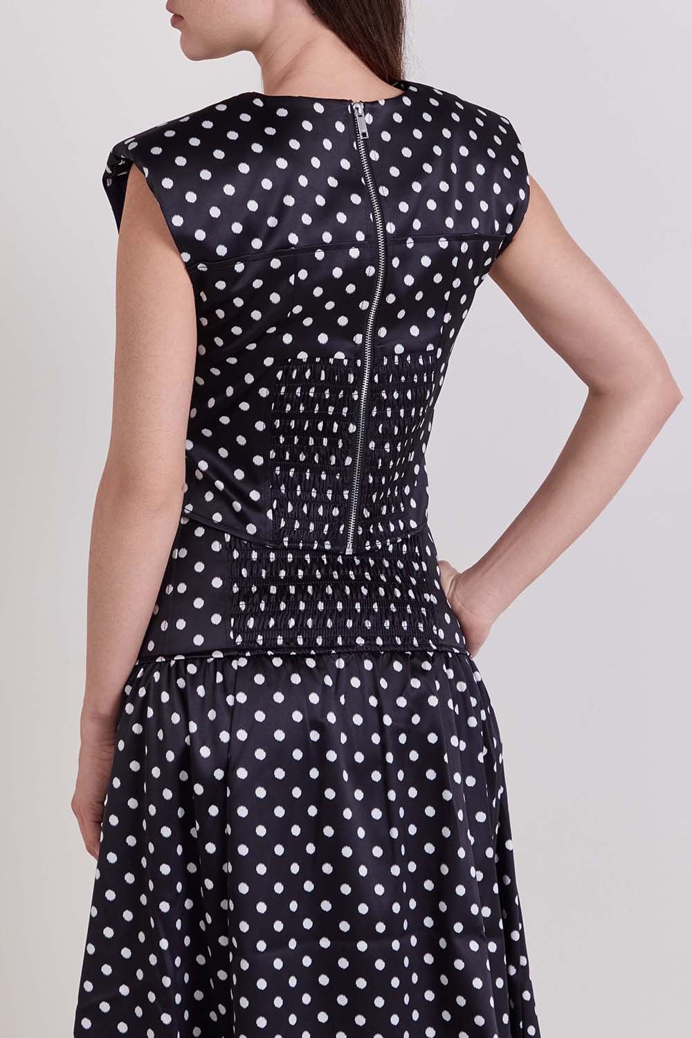 תמונת דוגמן אחורית של טופ בסגנון מחוך