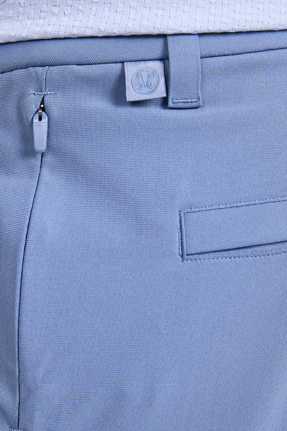 תמונת תקריב דוגמן של ABC Classic-Fit Short 7'' Warpstreme