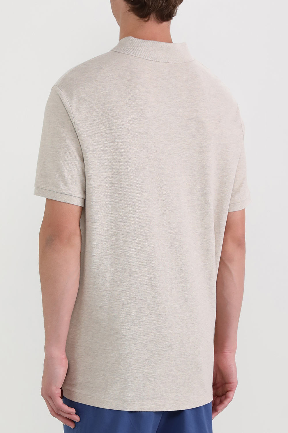 תמונת דוגמן אחורית של חולצת פולו ישרה מוכתנה