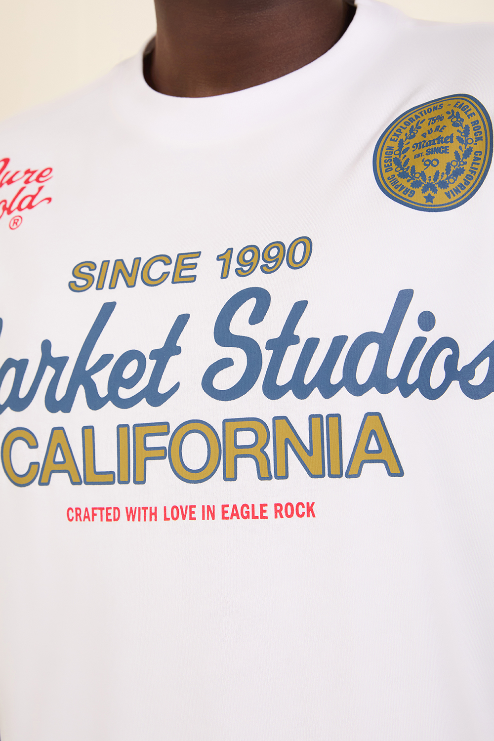 תמונת דוגמן אחורית של חולצת טי