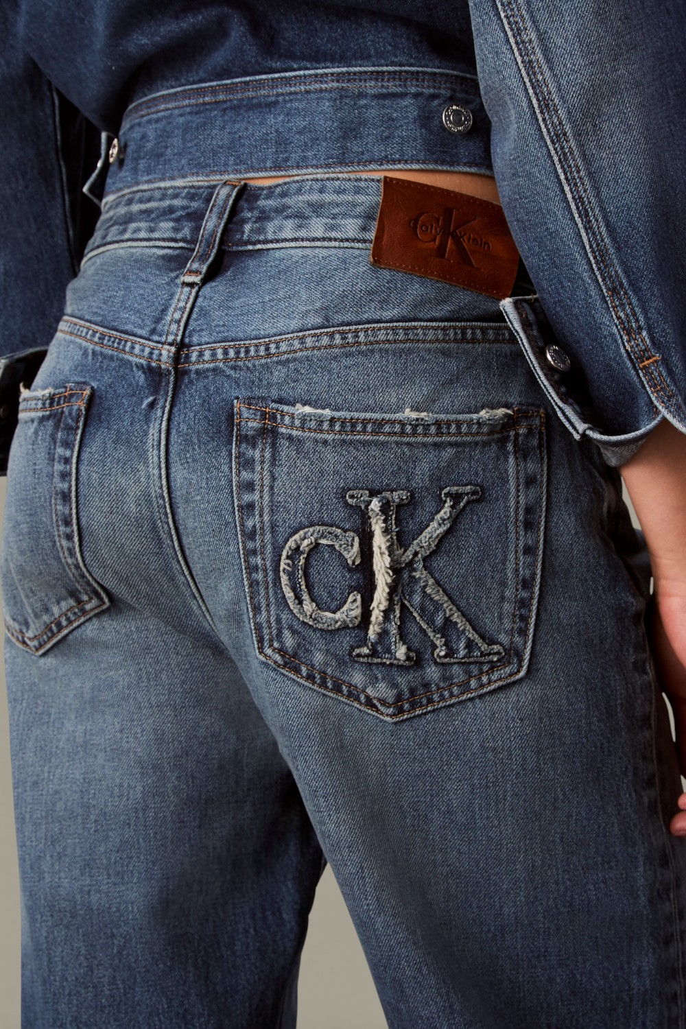 מכנסי ג'ינס בגזרה ישרה