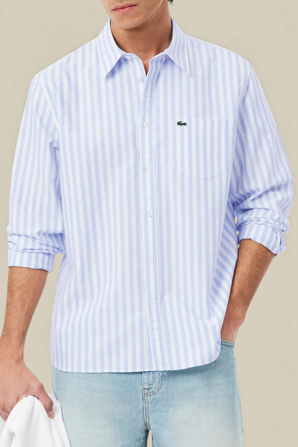 תמונת דוגמן קידמית של חולצת כפתורים אוקספורד