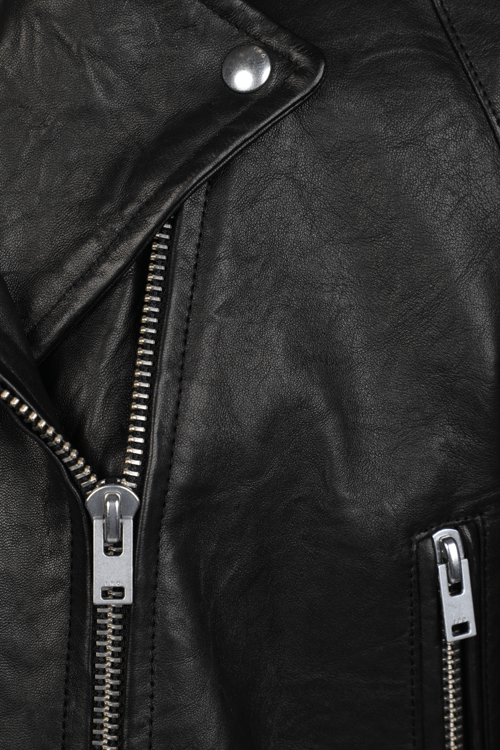 תמונה אחורית של Kabuki Oversized Puff Sleeve Leather Jacket In Black