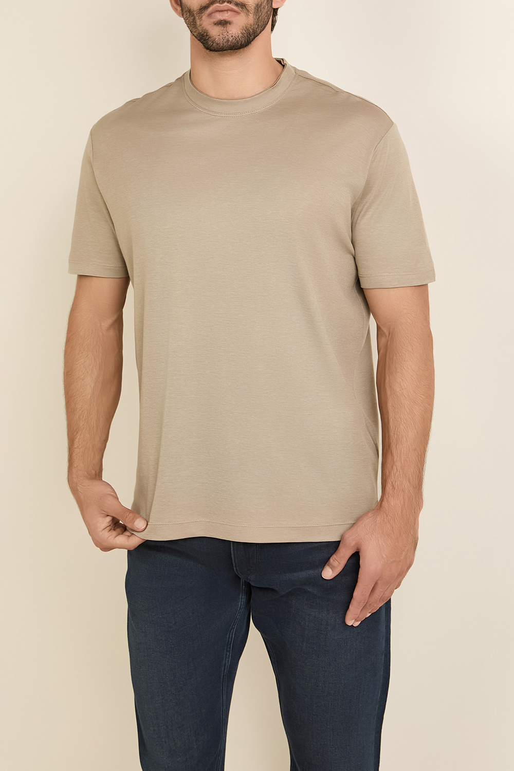 תמונת דוגמן קידמית של חולצת טי