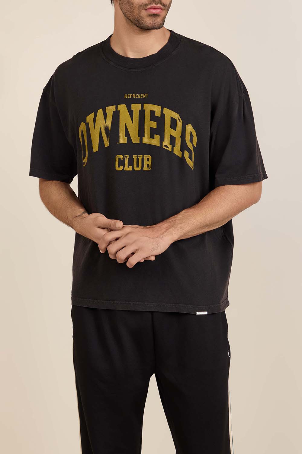 תמונת דוגמן קידמית של חולצת טי