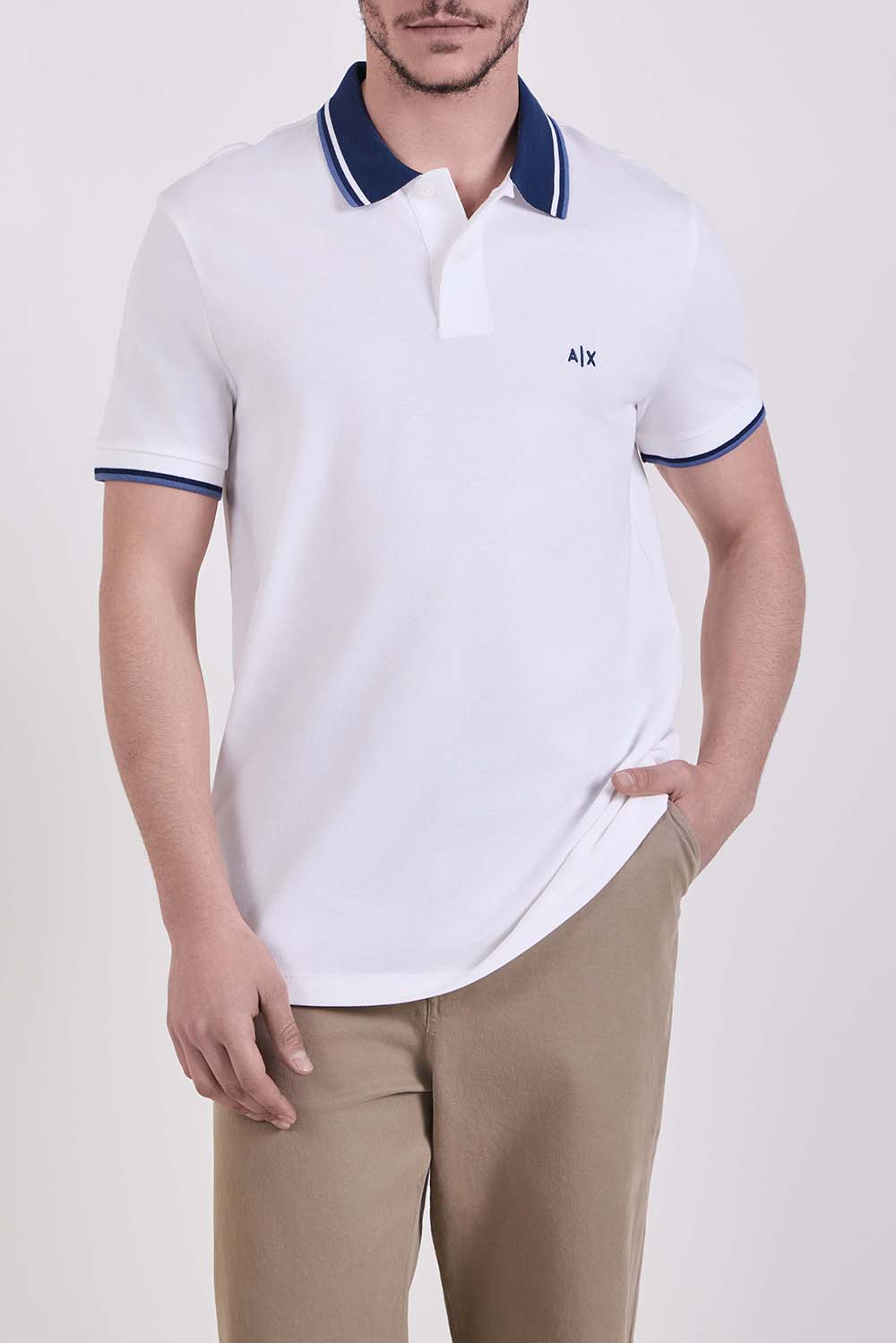 תמונת דוגמן קידמית של חולצת פולו