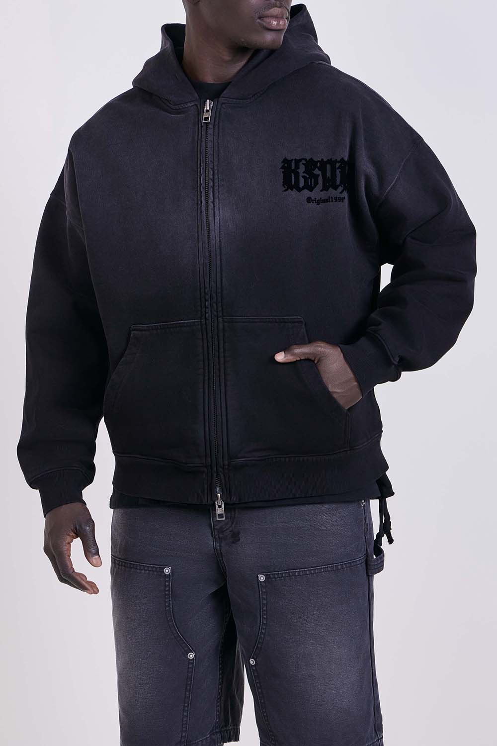 תמונת דוגמן קידמית של קפוצ'ון אוברסייז