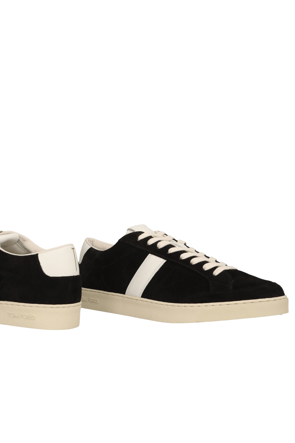 תמונת תקריב של נעלי סניקרס