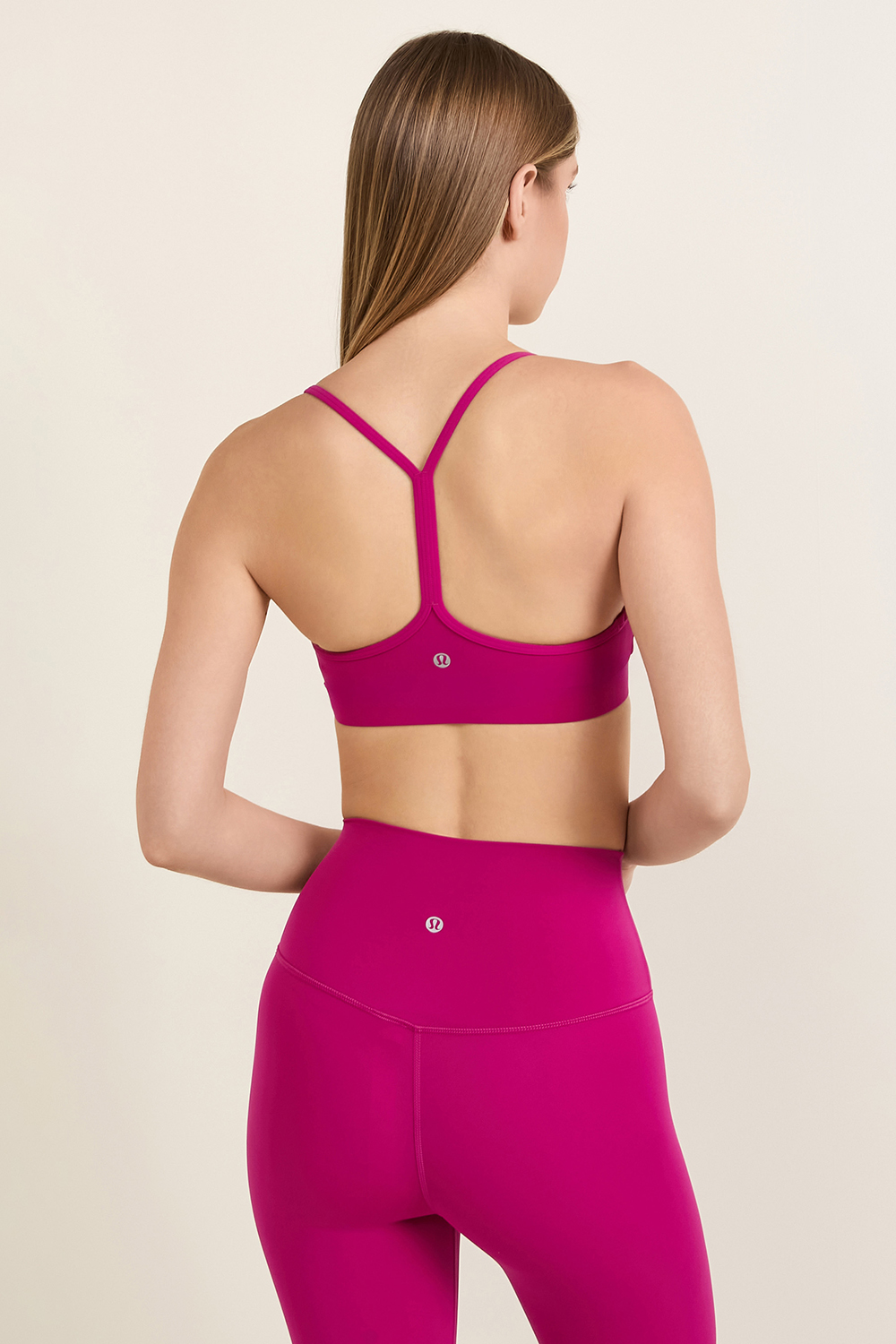 תמונת דוגמן אחורית של &trade;Flow Y Bra Nulu