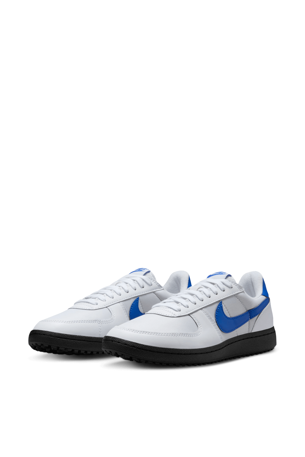 תמונת פנים של נעלי סניקרס