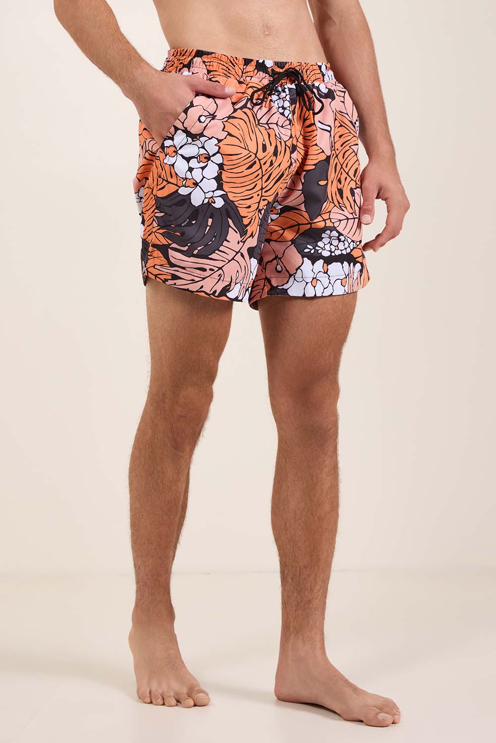 תמונת דוגמן קידמית של מכנסי שחייה