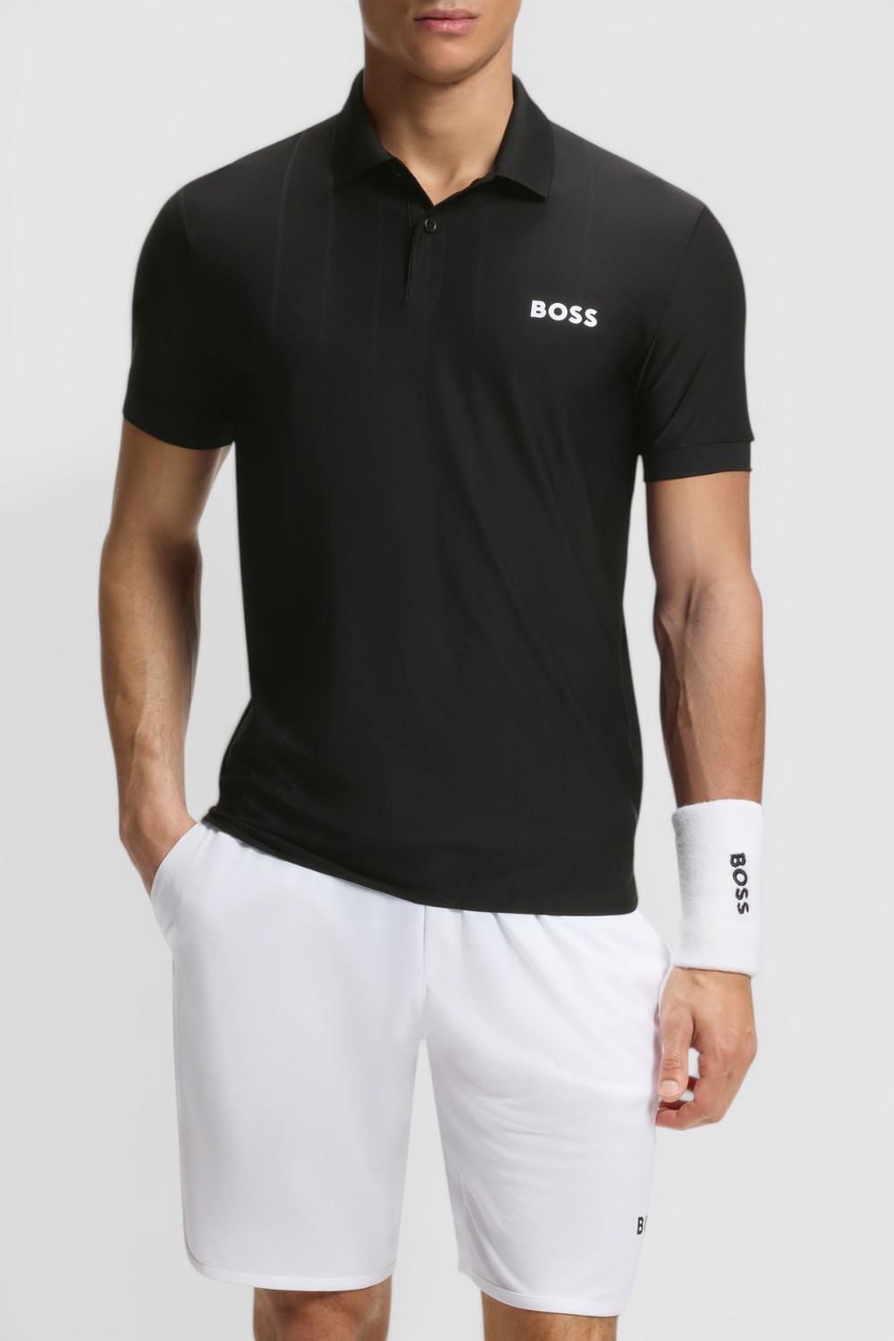 תמונת דוגמן קידמית של חולצת פולו בגזרת סלים