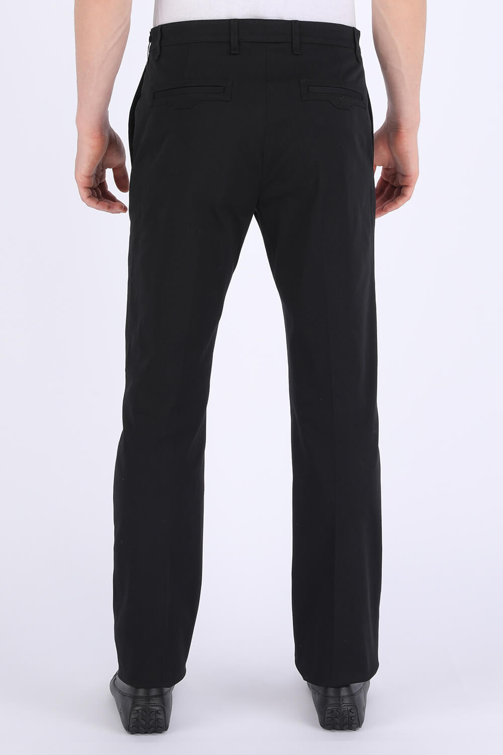 תמונת דוגמן אחורית של מכנסיים מחוייטים שחורים