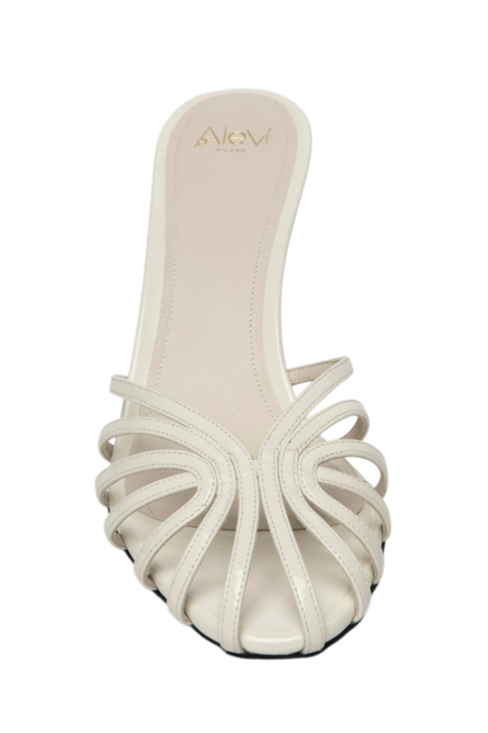 תמונת פנים של סנדלי עקב