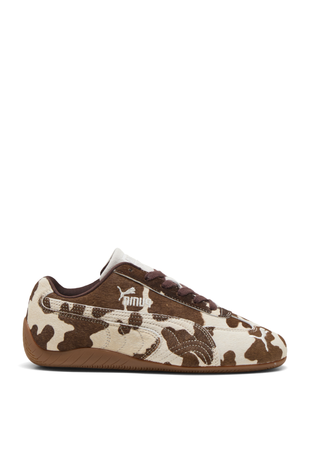 תמונה קידמית של נעלי סניקרס