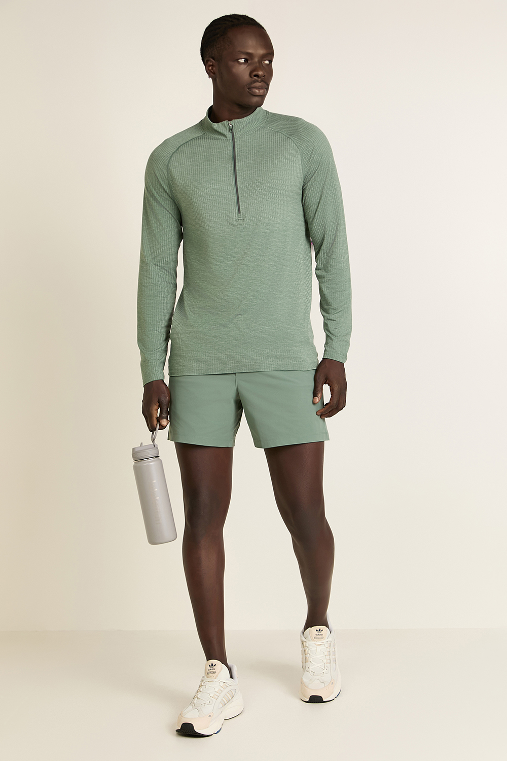 תמונת דוגמן קידמית של Back to Life Sport Bottle 24oz *Straw Lid