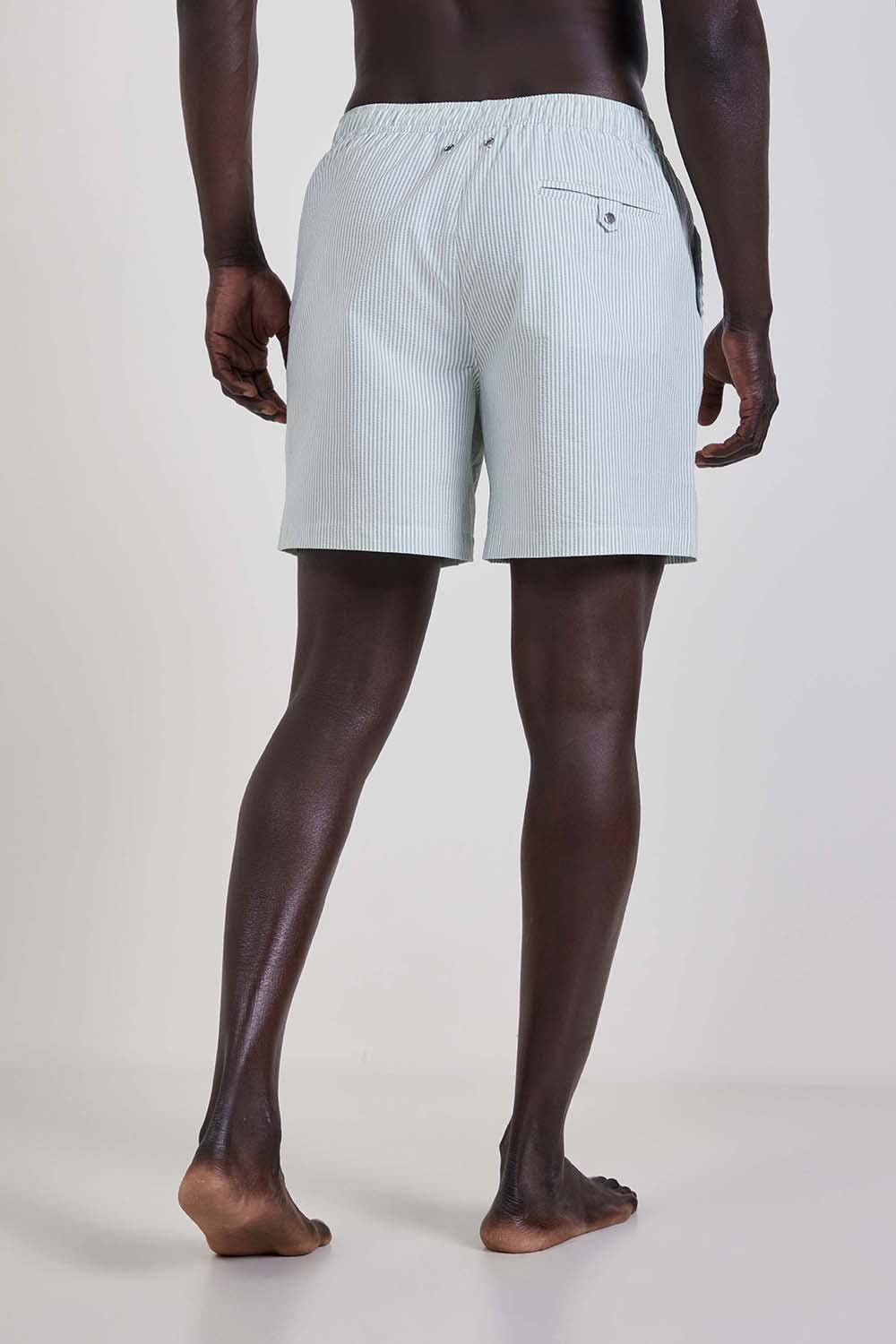 תמונת דוגמן אחורית של מכנסי בגד ים