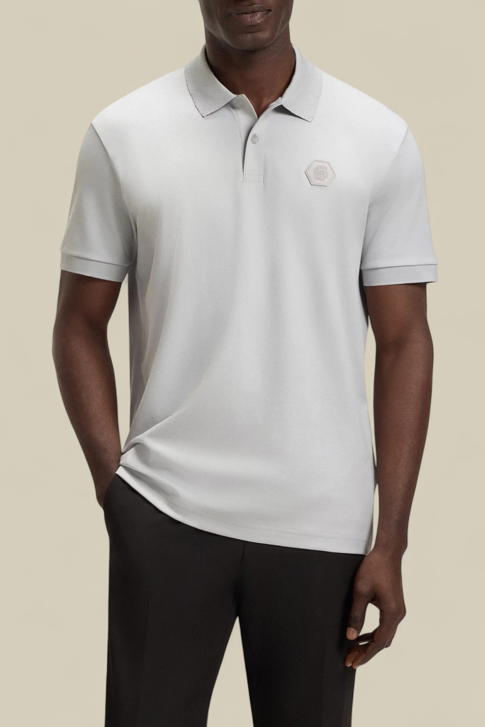 תמונת דוגמן קידמית של חולצת פולו