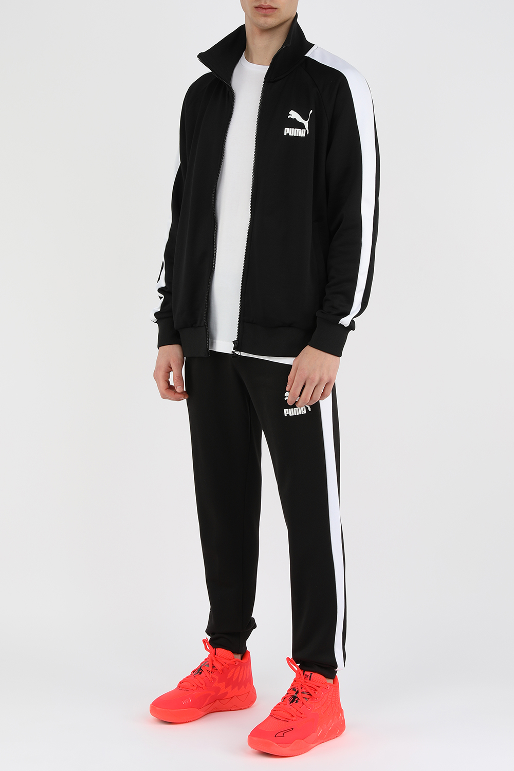 תמונת דוגמן קידמית של נעלי סניקרס אדומות רד בלאסט מדגם MB1