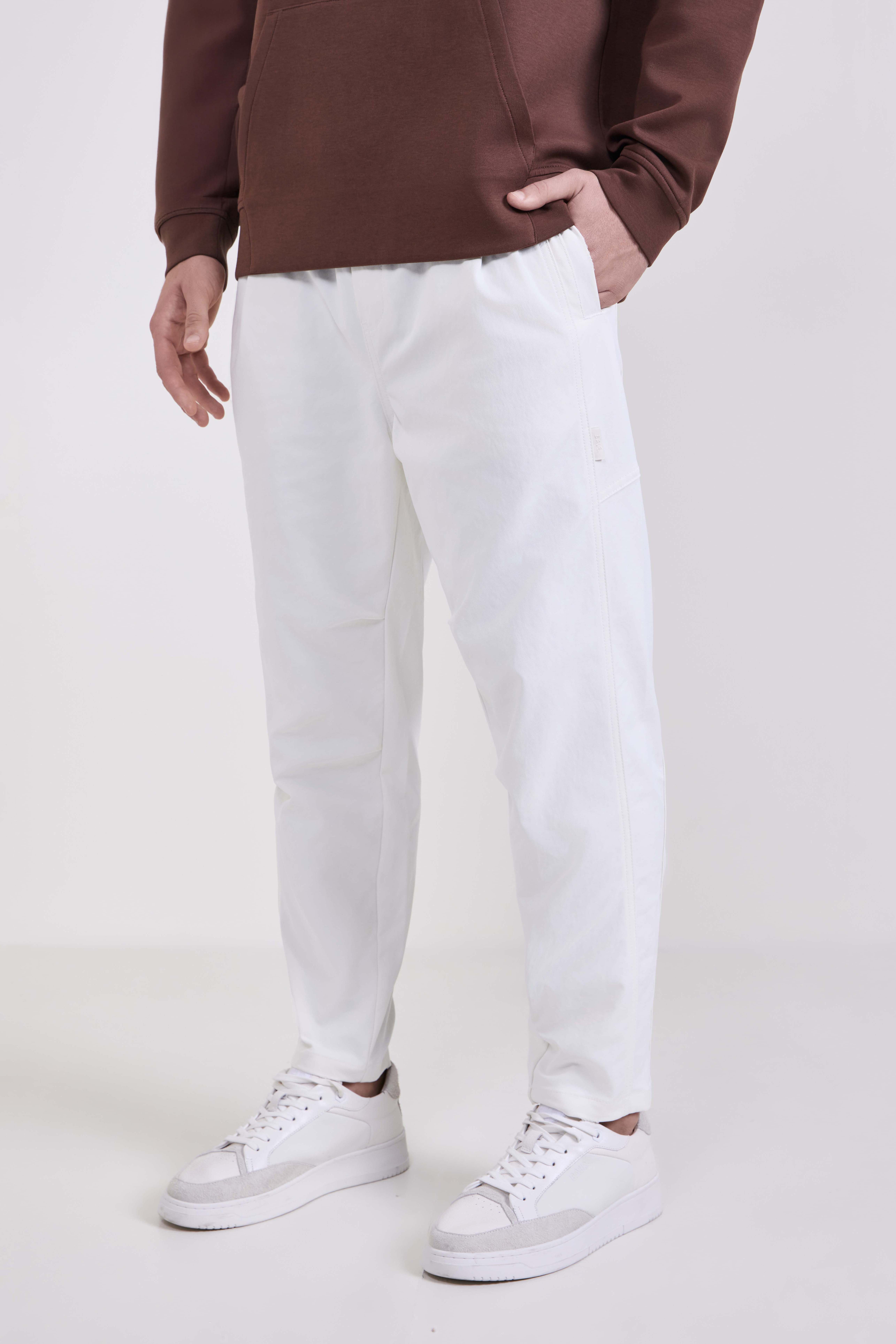 תמונת דוגמן קידמית של מכנסיים ארוכים