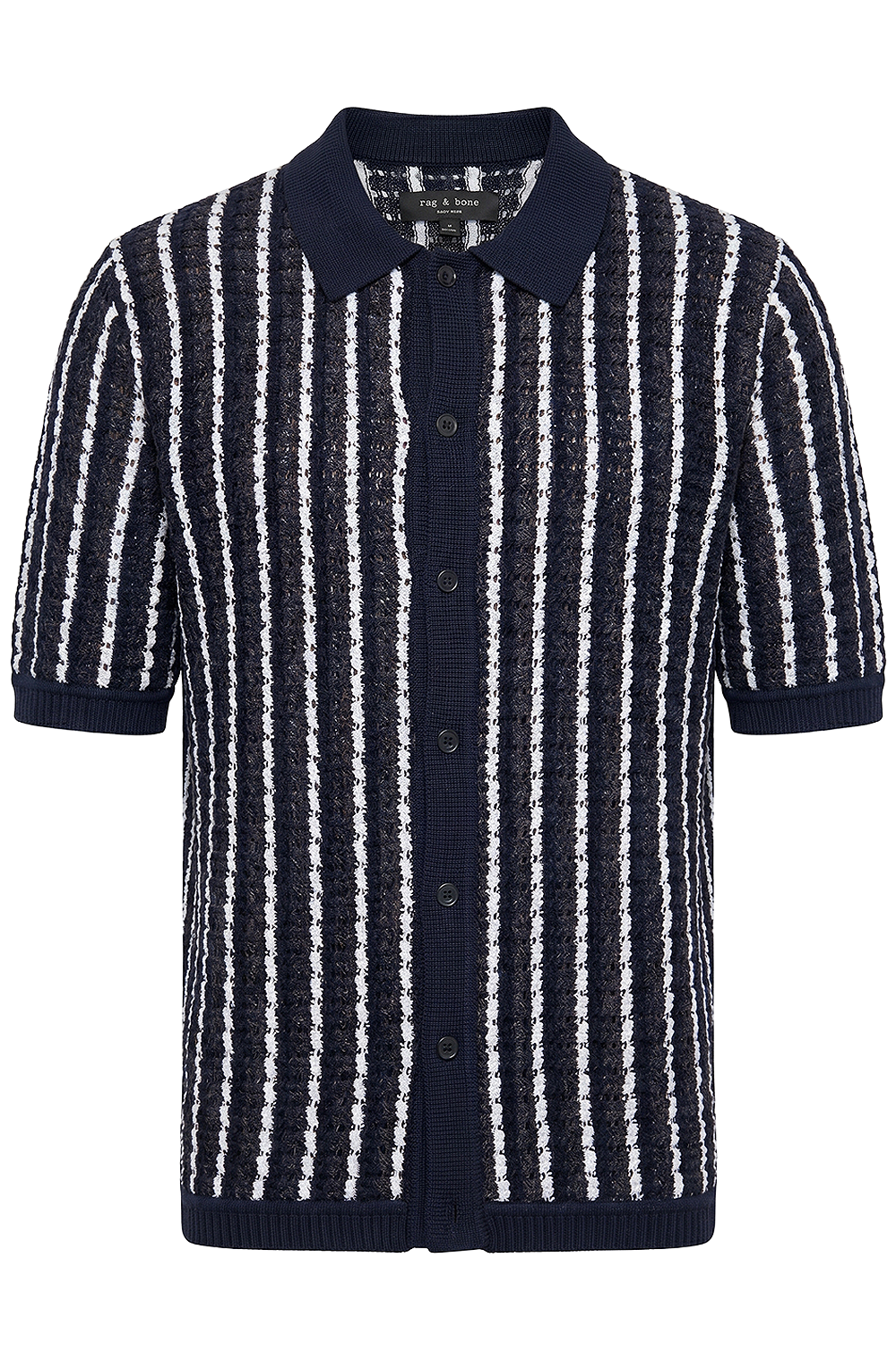 תמונה קידמית של חולצת סריג כפתורים