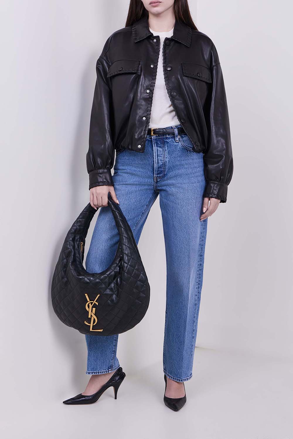 תמונת דוגמן קידמית של תיק כתף הובו