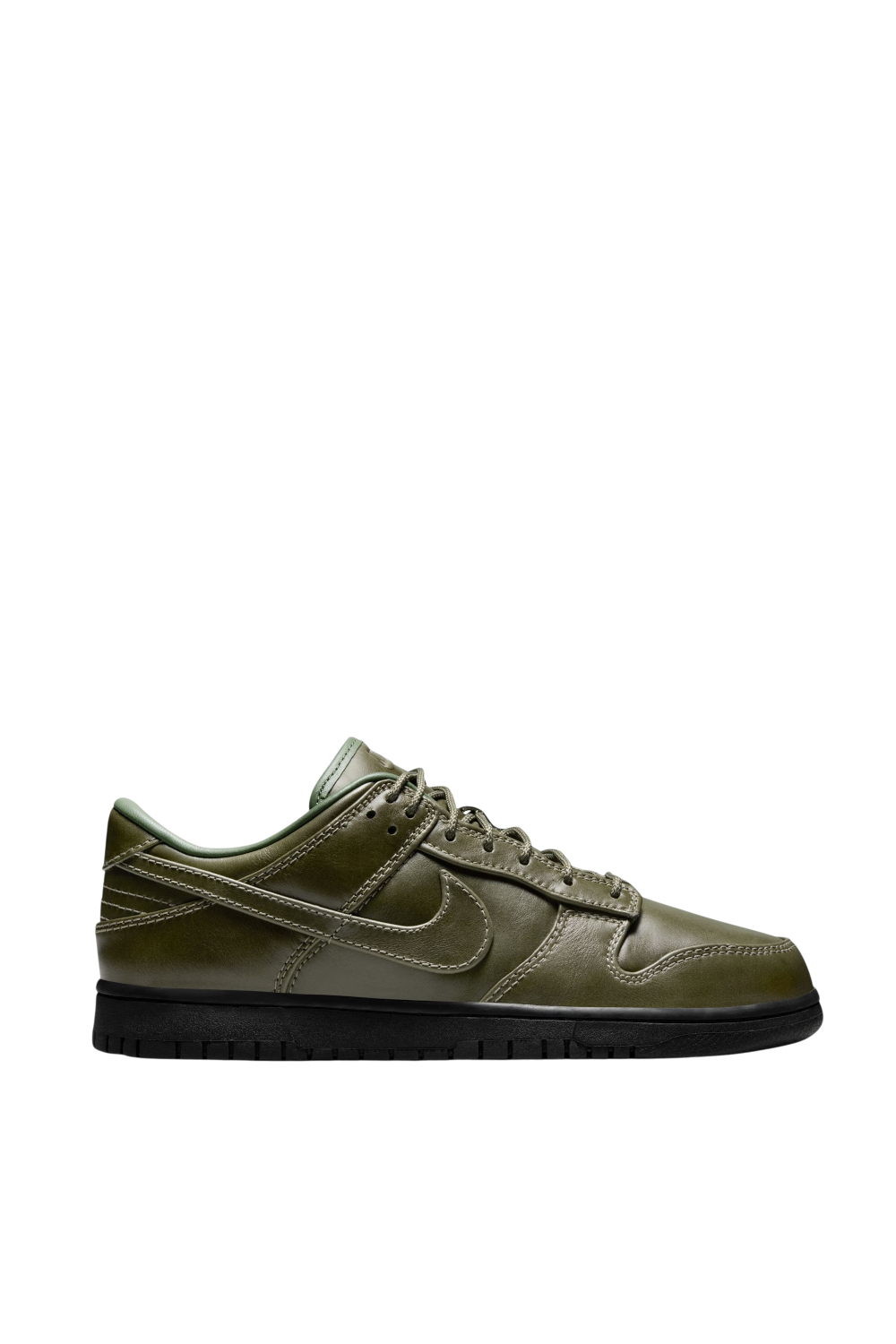 תמונה קידמית של נעלי סניקרס דאנק לואו רטרו פרימיום